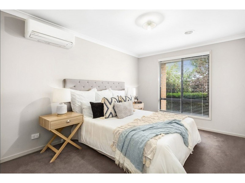 102 Grassbird Drive, Point Cook VIC 3030