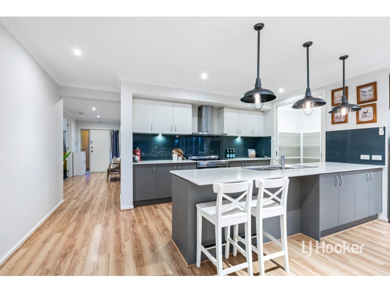 112 Malibu Boulevard, Point Cook VIC 3030