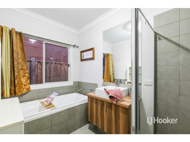 112 Malibu Boulevard, Point Cook VIC 3030