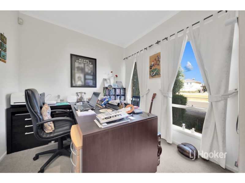 4 Grand Canal Boulevard, Sanctuary Lakes VIC 3030