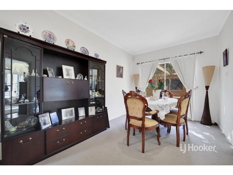 4 Grand Canal Boulevard, Sanctuary Lakes VIC 3030