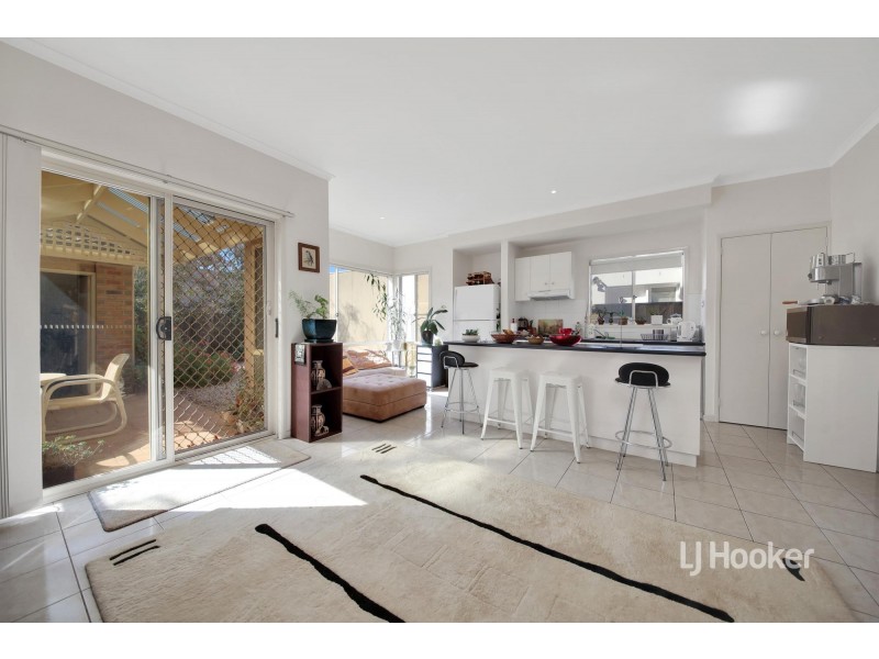 4 Grand Canal Boulevard, Sanctuary Lakes VIC 3030