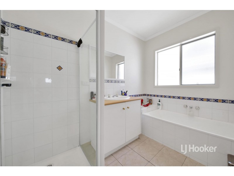 4 Grand Canal Boulevard, Sanctuary Lakes VIC 3030