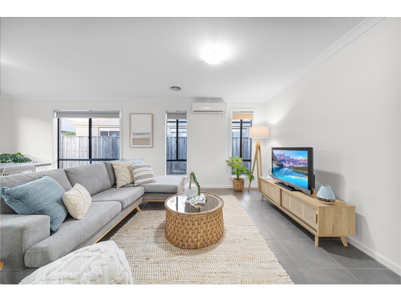 35 Seagrass Crescent, Point Cook VIC 3030