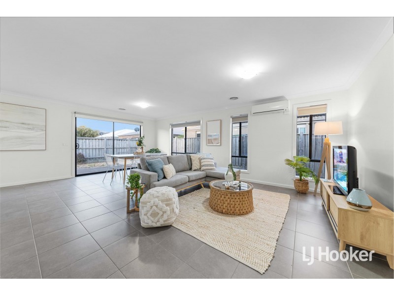 35 Seagrass Crescent, Point Cook VIC 3030