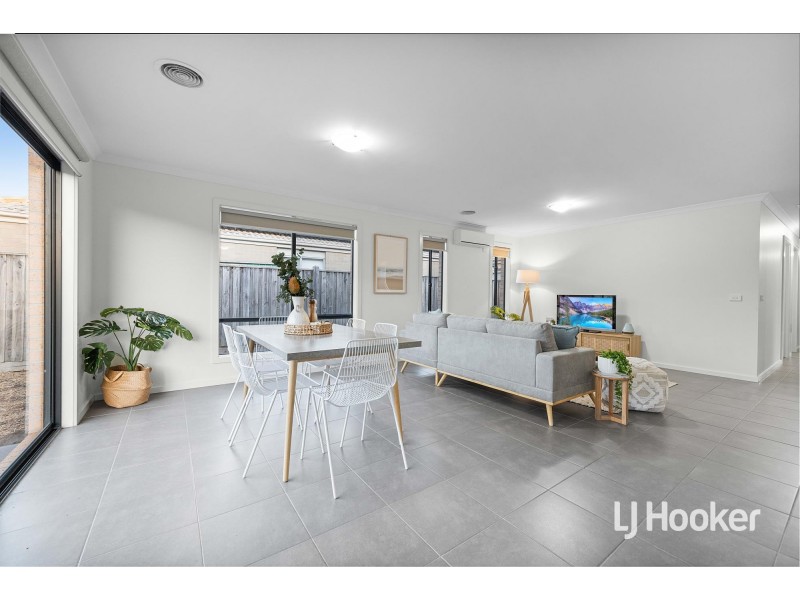 35 Seagrass Crescent, Point Cook VIC 3030