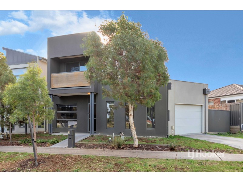 27 Everglade Crescent, Roxburgh Park VIC 3064