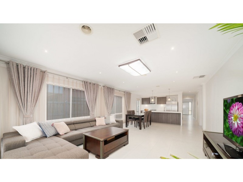 19 Mercure Way, Point Cook VIC 3030