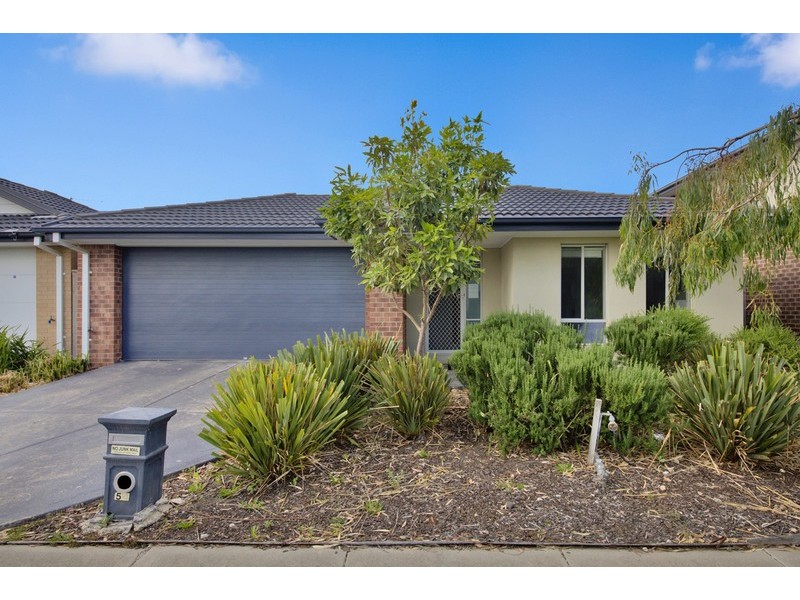 54 Grassbird Drive, Point Cook VIC 3030