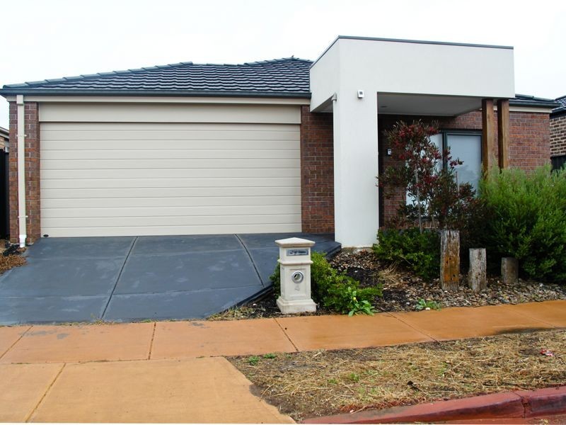 4 Hewett Drive, Point Cook VIC 3030