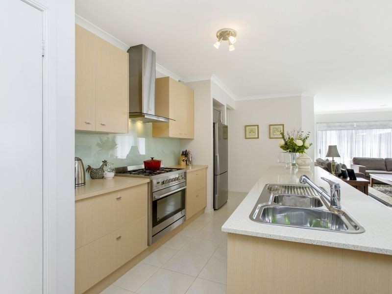 42 Breasley Parkway, Point Cook VIC 3030