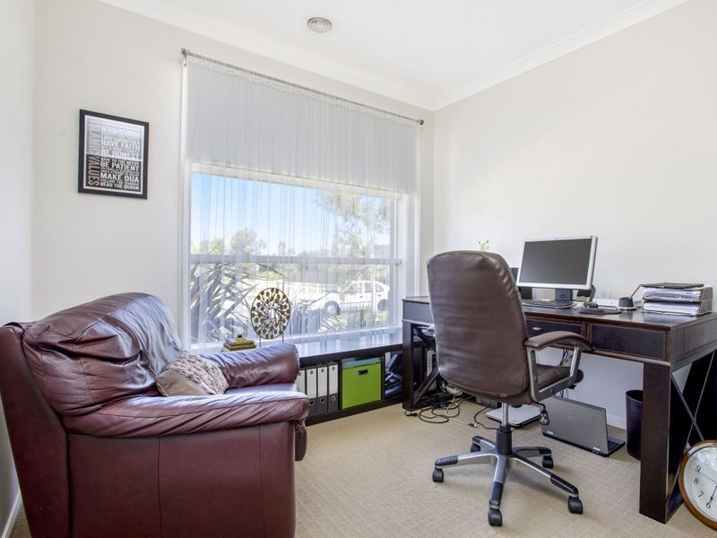 42 Breasley Parkway, Point Cook VIC 3030