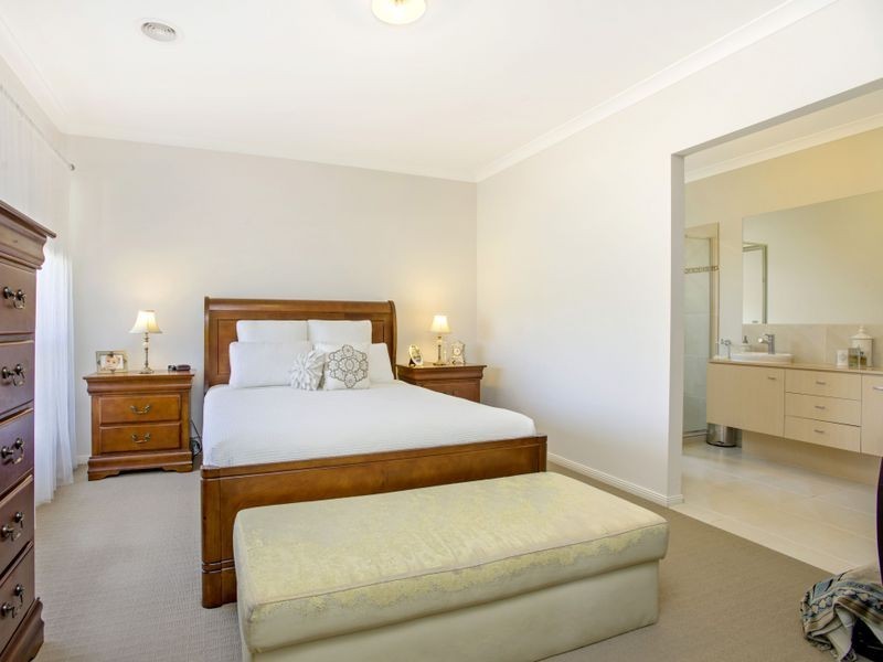 42 Breasley Parkway, Point Cook VIC 3030