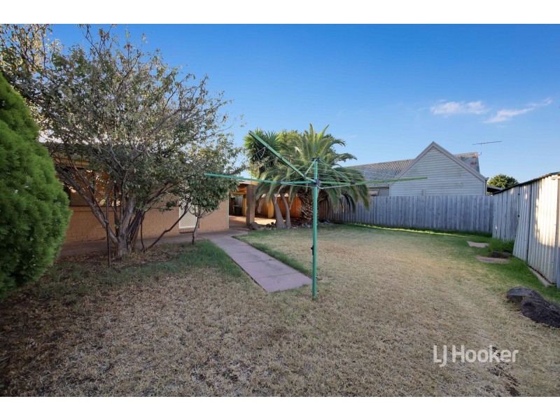 77 Shane Avenue, Seabrook VIC 3028