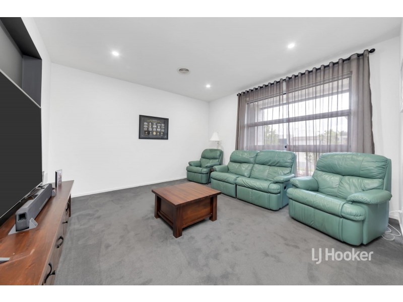 27 Liverpool Street, Point Cook VIC 3030