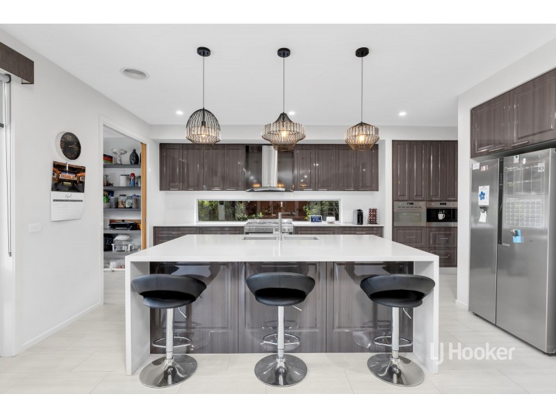 27 Liverpool Street, Point Cook VIC 3030