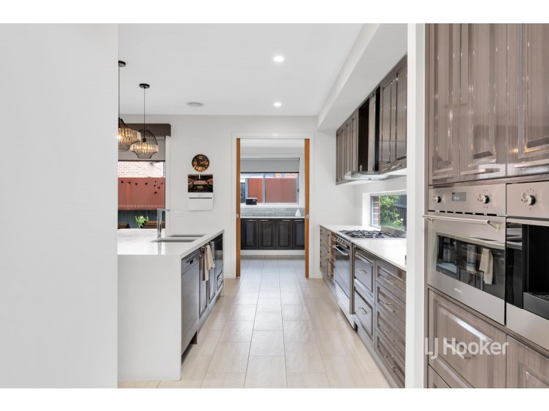 27 Liverpool Street, Point Cook VIC 3030