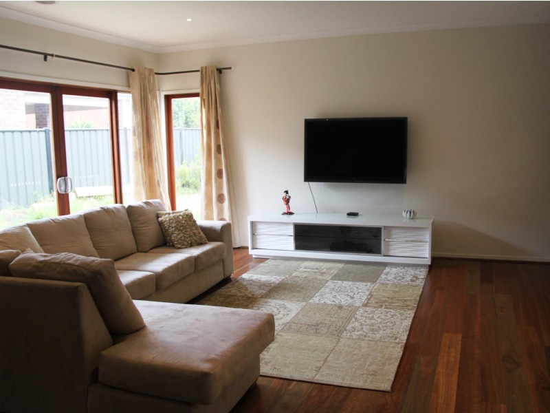 2 Mowbray Drive, Point Cook VIC 3030