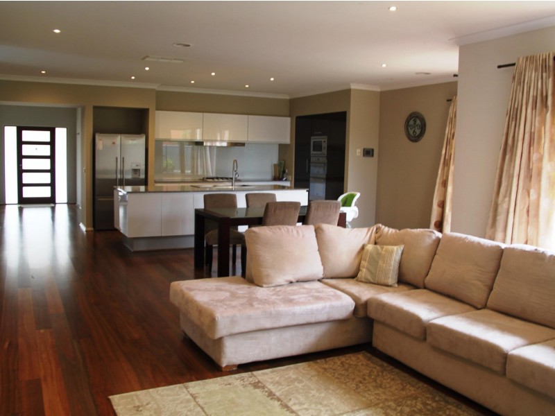 2 Mowbray Drive, Point Cook VIC 3030