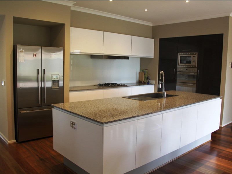 2 Mowbray Drive, Point Cook VIC 3030