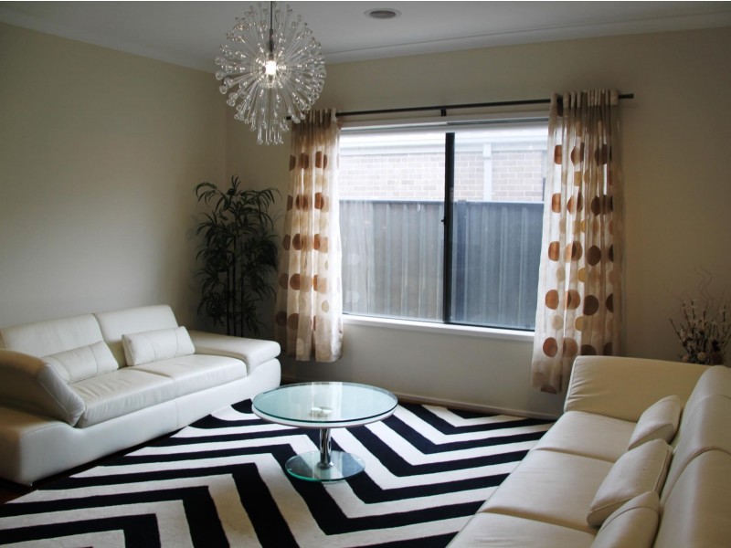 2 Mowbray Drive, Point Cook VIC 3030