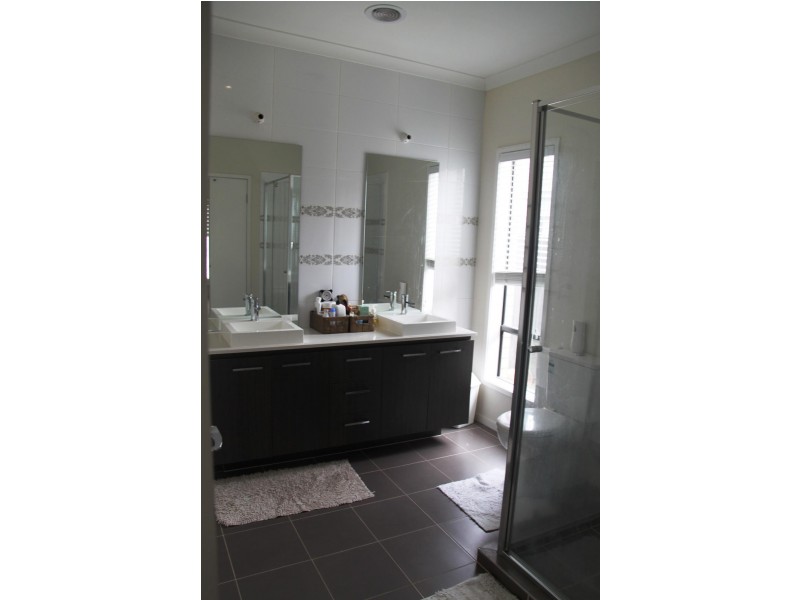 2 Mowbray Drive, Point Cook VIC 3030