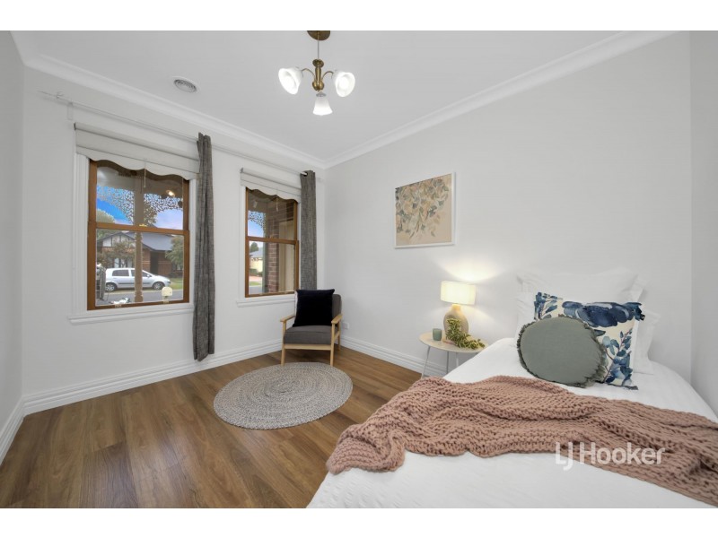 14 Creswick Drive, Point Cook VIC 3030