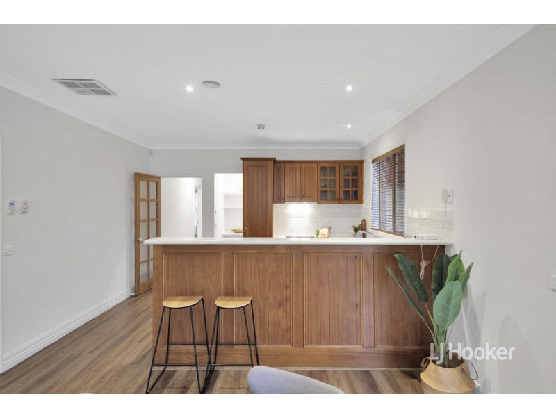 14 Creswick Drive, Point Cook VIC 3030