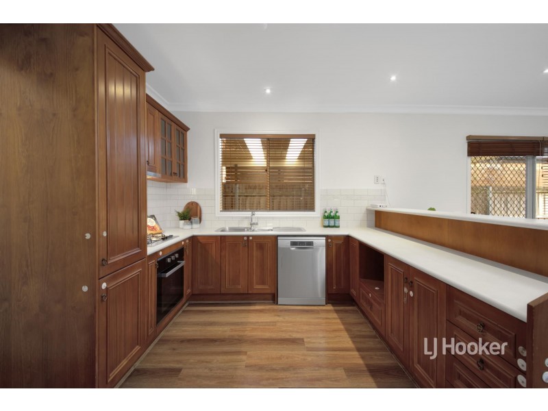 14 Creswick Drive, Point Cook VIC 3030