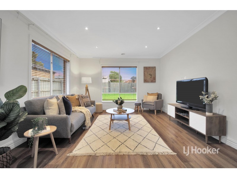 14 Creswick Drive, Point Cook VIC 3030