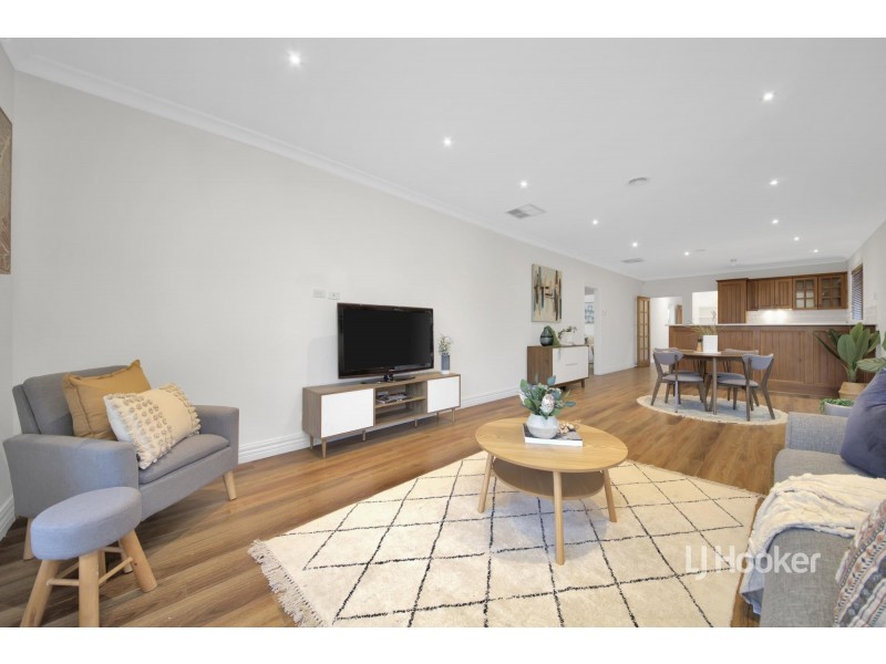 14 Creswick Drive, Point Cook VIC 3030
