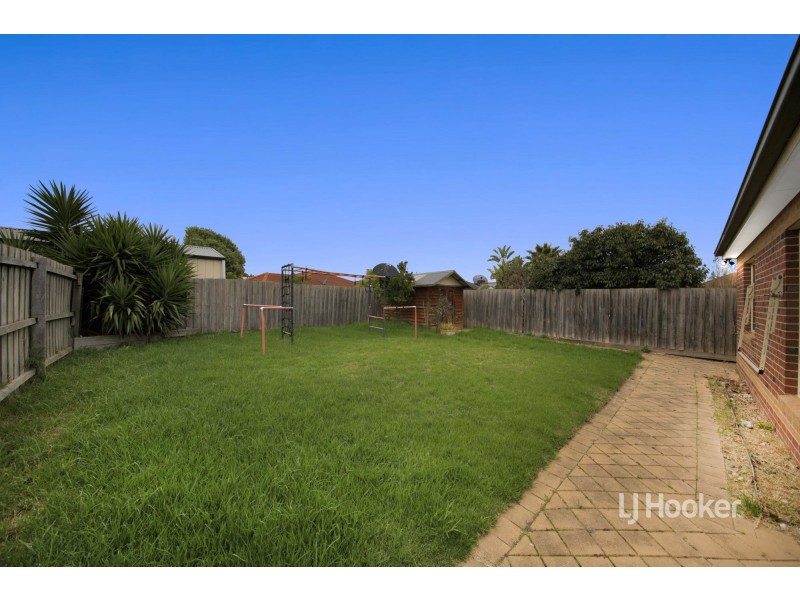 14 Creswick Drive, Point Cook VIC 3030