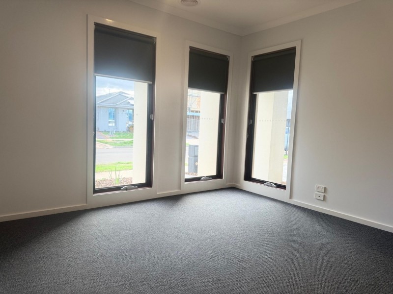 4 Eloquence Road, Tarneit VIC 3029