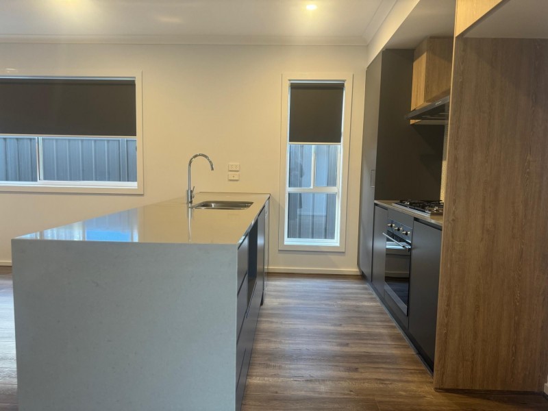 4 Eloquence Road, Tarneit VIC 3029