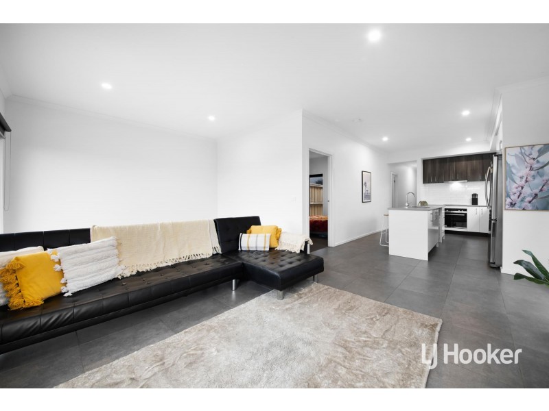 39 Mayall Crescent, Wyndham Vale VIC 3024