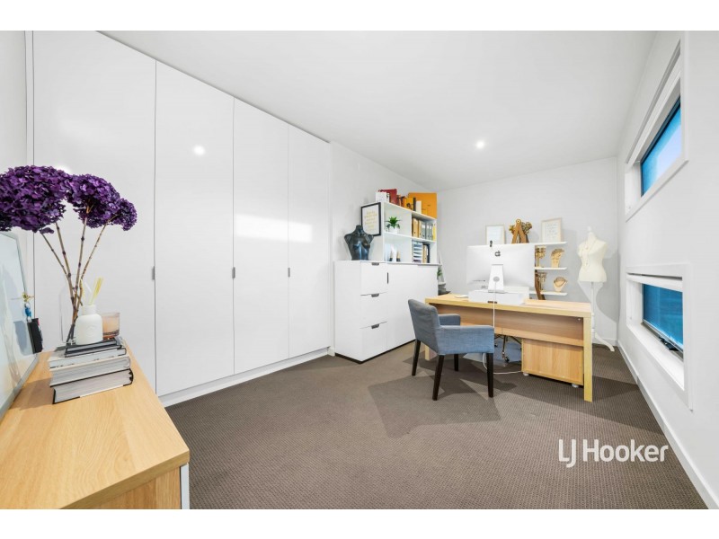 22 Maldive Grove, Point Cook VIC 3030