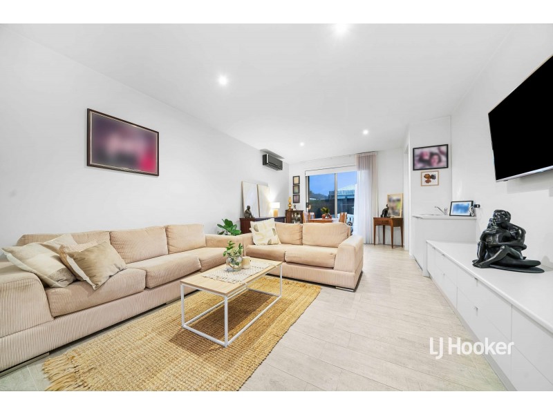 22 Maldive Grove, Point Cook VIC 3030