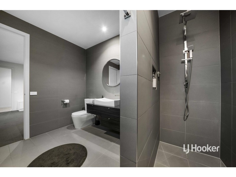 22 Maldive Grove, Point Cook VIC 3030