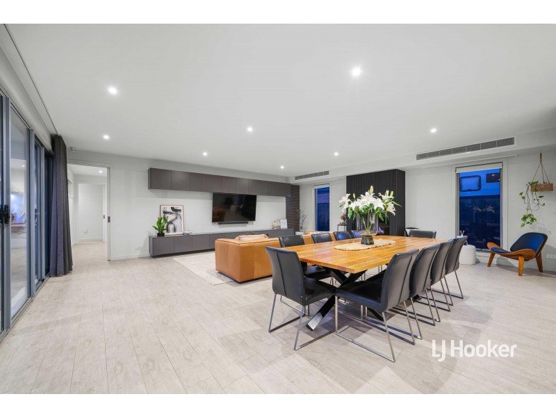 22 Maldive Grove, Point Cook VIC 3030