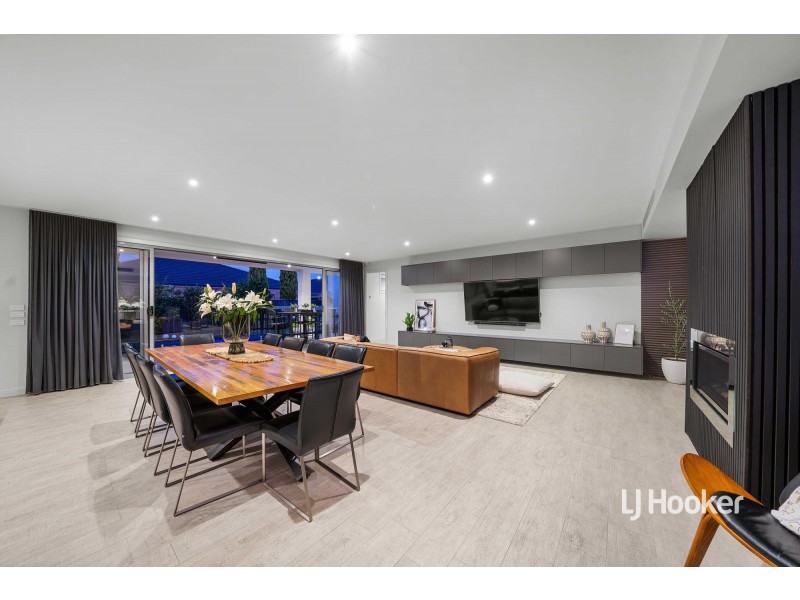 22 Maldive Grove, Point Cook VIC 3030