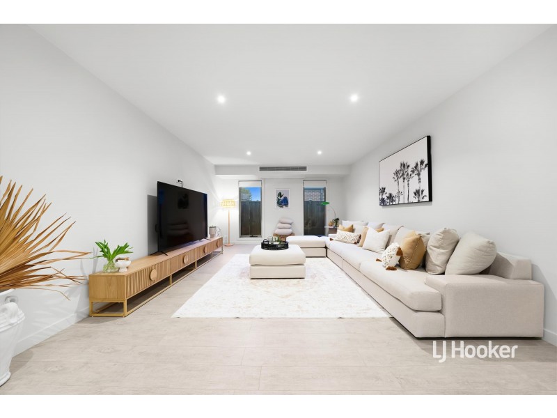 22 Maldive Grove, Point Cook VIC 3030