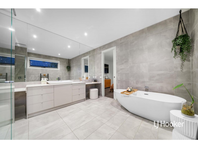 22 Maldive Grove, Point Cook VIC 3030