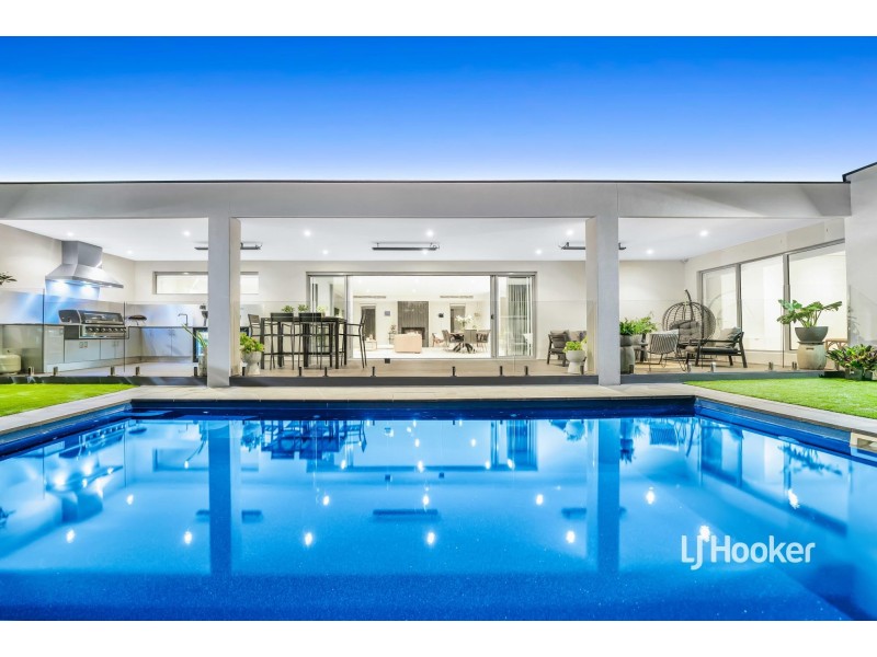 22 Maldive Grove, Point Cook VIC 3030