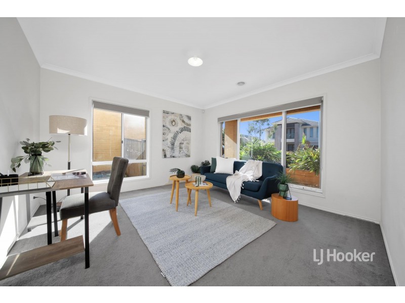 22 Seaview Point, Sanctuary Lakes VIC 3030