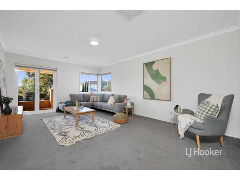 22 Seaview Point, Sanctuary Lakes VIC 3030