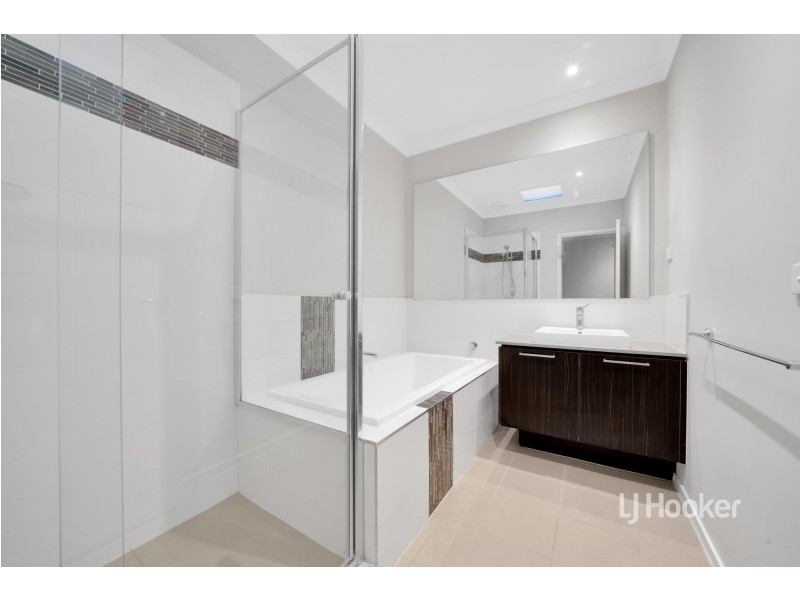 5 Holly Green Circuit, Truganina VIC 3029