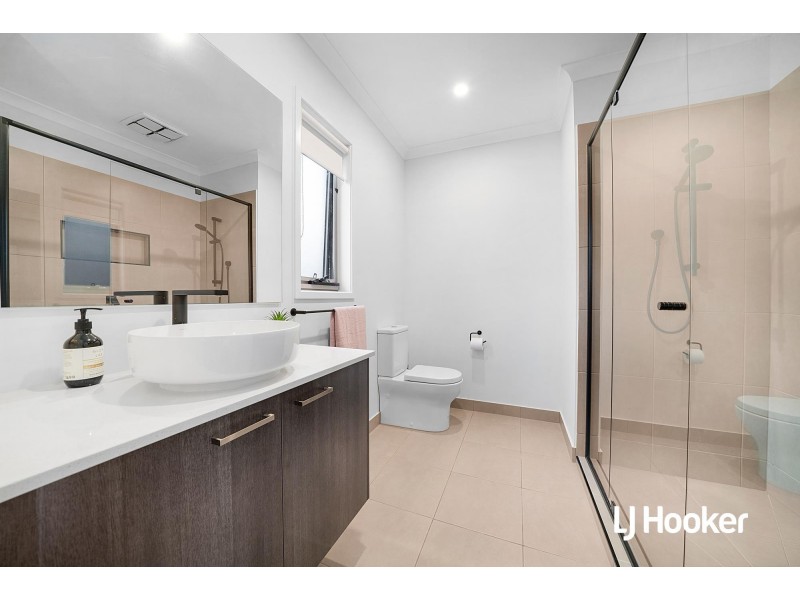 10 Firefly Road, Point Cook VIC 3030