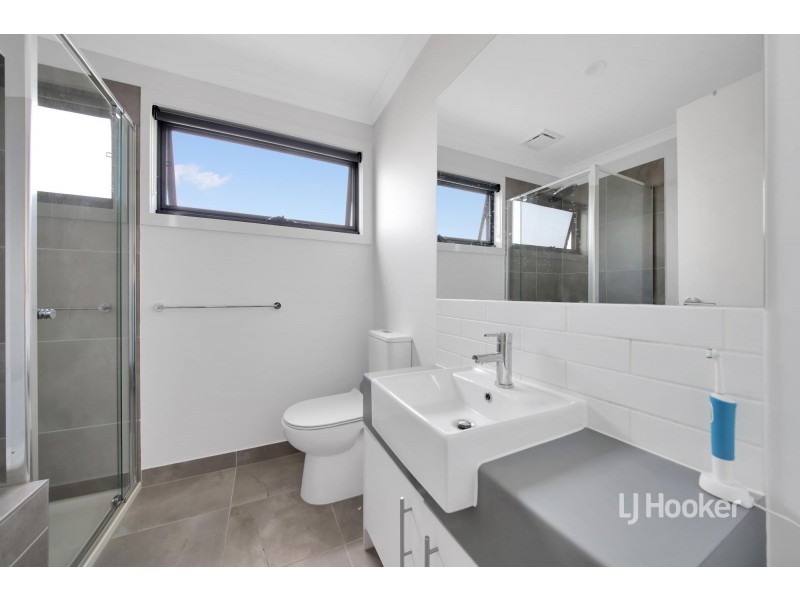 14/205 James Mirams Drive, Roxburgh Park VIC 3064