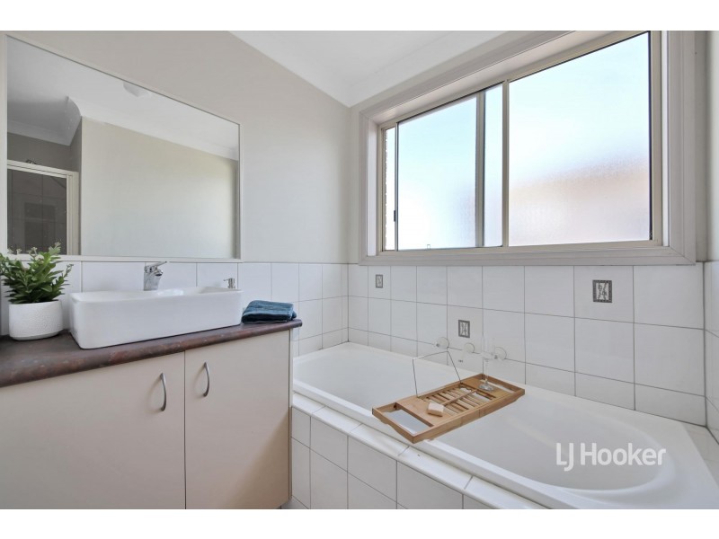 51 Hyde Park Terrace, Point Cook VIC 3030