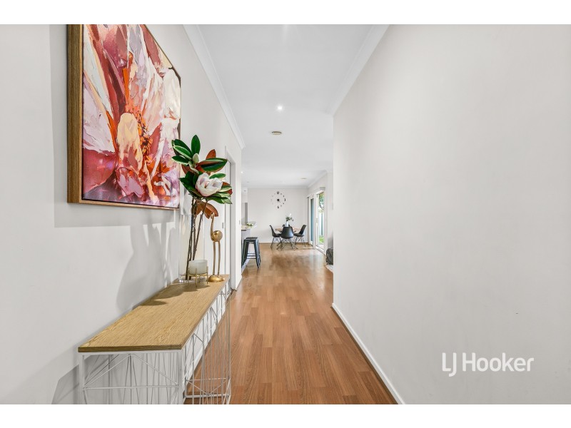 2 Pinoak Street, Point Cook VIC 3030
